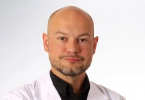 Dr. Tito Rodríguez Bouza